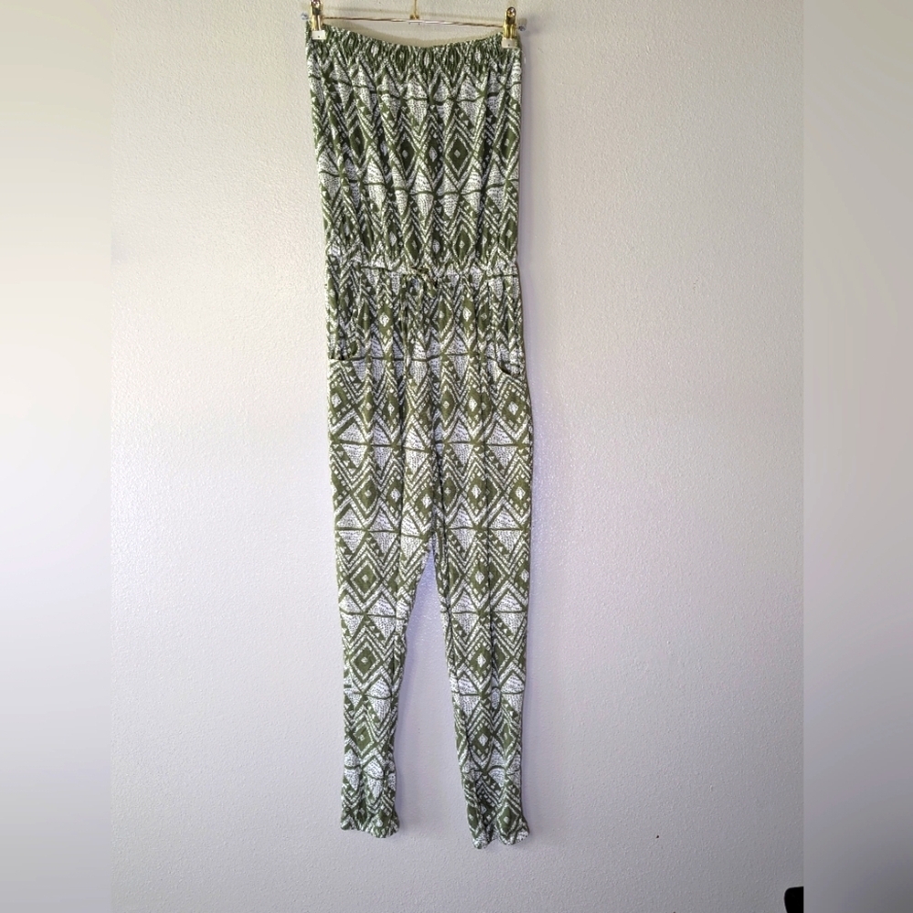 Just Be green romper size M NWOT